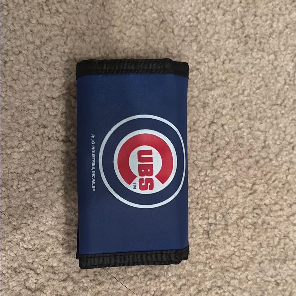 Cubs wallet made out of nylon.